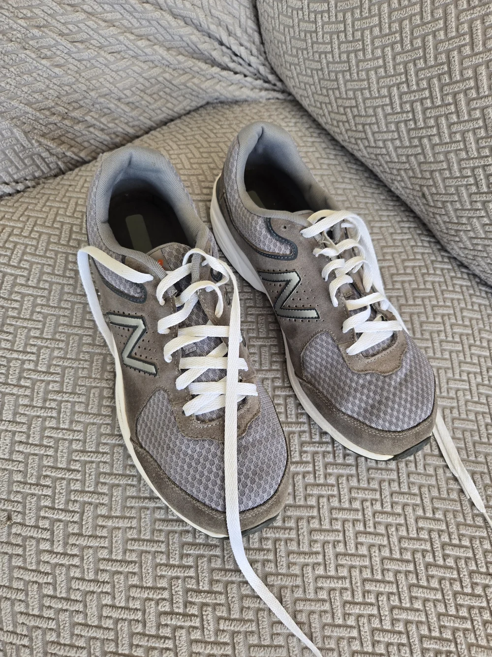 New Balance Men’s Grey Athletic Walking Shoes